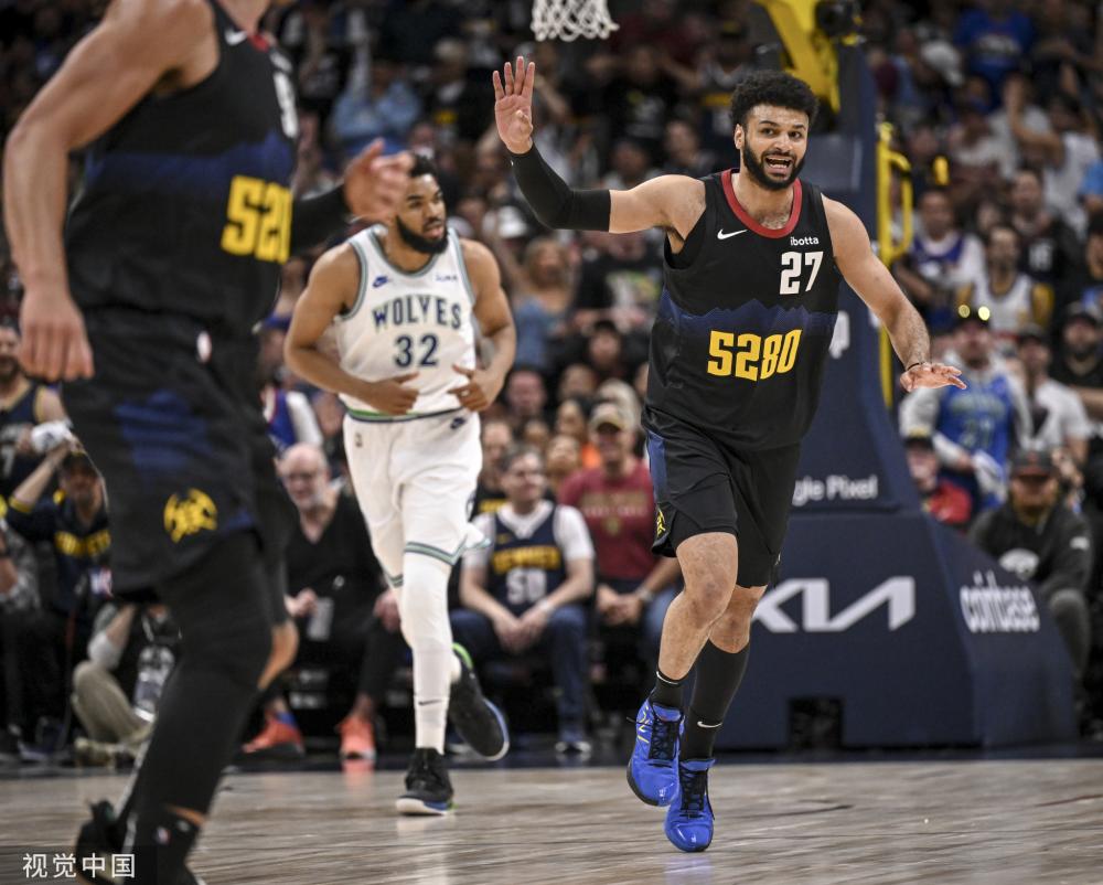 球员共同奉 球员共同奉