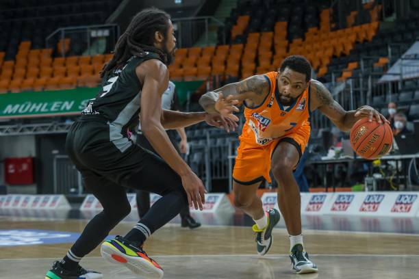 而法国巨星 而法国巨星